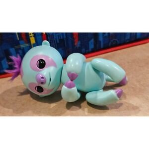 WowWee 2016 Fingerlings Baby Monkey Toy Talking Kid Toys- Blue purple